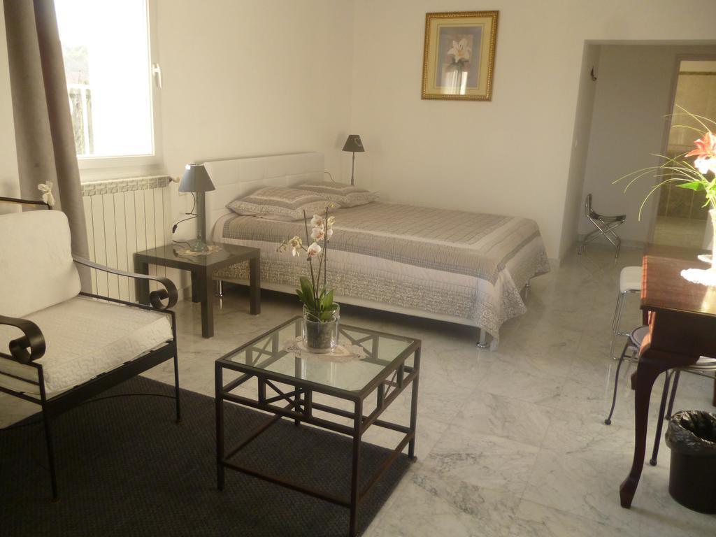 La Bergerie Hotel Joucas Bagian luar foto